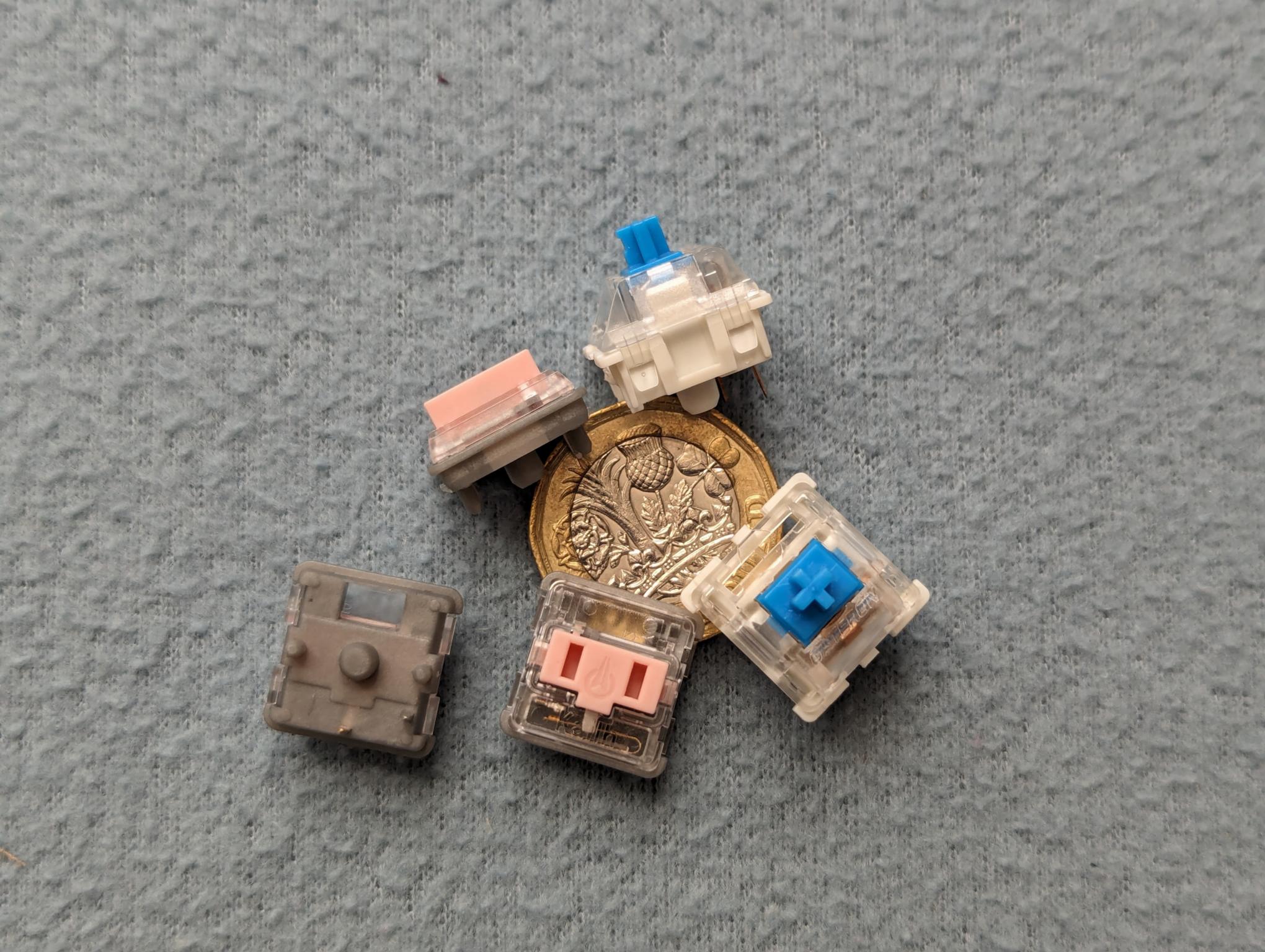 Kailh Choc V1 switches next to Cherry MX style switches